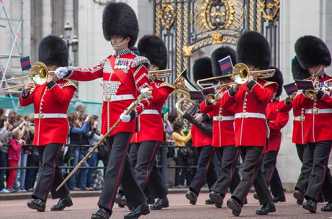 The Original Royal Changing of the Guard Experience - Ending at the Tower of London, with plans for the rest of your day