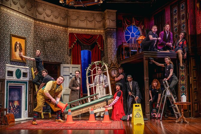 The Play That Goes Wrong in London Theatre - Audience Energy, Laughs Through Intermission, and That Extra Layer