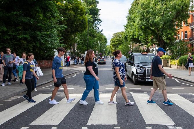 The Premier Classic London: Private 4-Hour Tour in a Black Cab - Westminster Abbey, Buckingham Palace, and Parliament: The “Official London” Start