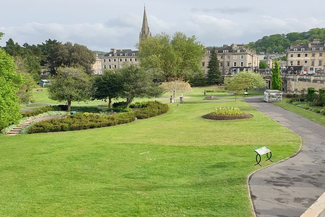 The Splendour of Georgian and Victorian Era Bath: A Self-Guided Audio Tour - Victoria Art Gallery and Guildhall Market: culture and everyday city life