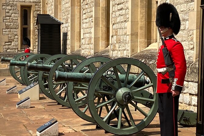 The Tower of London - Small Group Tour with a Local Expert - Why this Tower tour feels easier than DIY