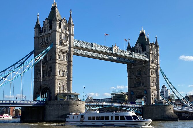 The Tower of London - Small Group Tour with a Local Expert - Crown Jewels viewing with the right context