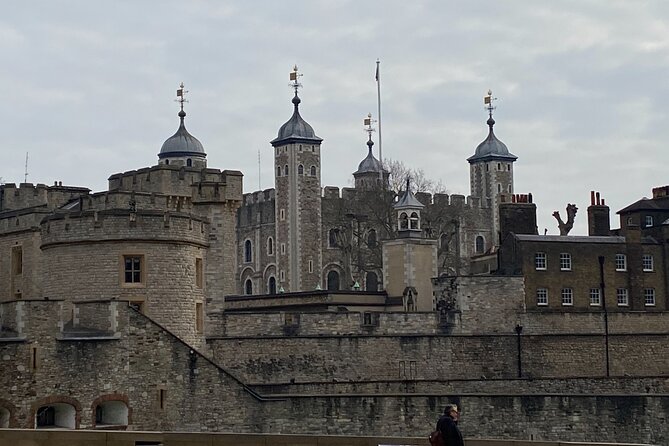 The Tower of London - Small Group Tour with a Local Expert - Beefeaters: the living side of the Tower
