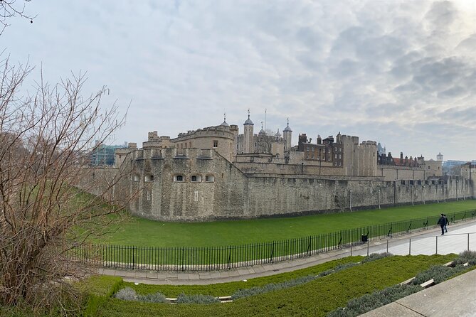 The Tower of London - Small Group Tour with a Local Expert - Getting to the Tower Welcome Centre (and pickup if you need it)