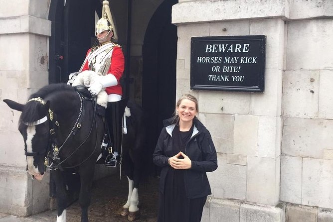 The Ultimate 6-hour Private Tour of London in an Iconic Black Cab - Borough Market and Shakespeare’s Globe: where your day turns from politics to food and theatre