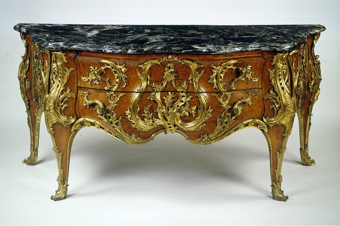 The Wallace Collection London Private Guided Tour - 3 hour - Ceramics and furniture: the quiet highlight that surprises people