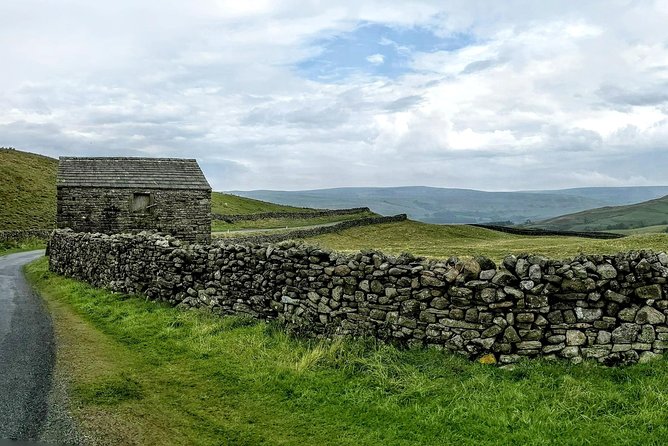 The Yorkshire Dales of All Creatures Great & Small - Grassington lunch stop: Darrowby vibes, real square, and optional preordering