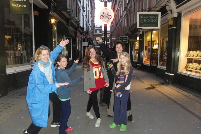 Tour for Muggles The Ultimate Harry Potter Walking Tour in London - Finishing at Borough Market near London Bridge, wrap-up plus quiz energy
