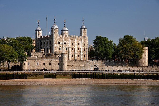 Tower of London and Crown Jewels Exhibition Ticket - The Ravnen, Wall Walk, and Medieval Palace: After the Main Stops