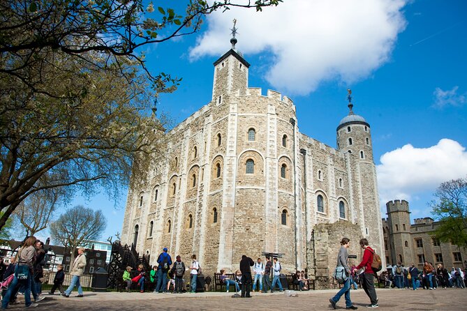 Tower of London & Crown Jewels Tour with Beefeater Meet & Greet - Meeting point tips that can save your sanity