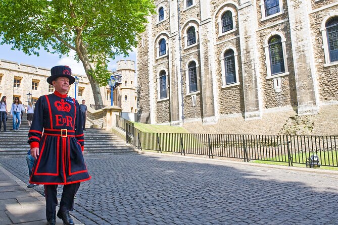 Tower of London Fully Guided Private Tour - Tower ravens and Beefeater lore: the fun, living details