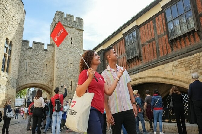 Tower of London Guided Tour with Beefeater Meet & Crown Jewels - Jewel House and Crown Jewels: seeing the regalia with guidance