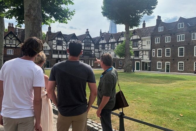 Tower of London: Opening Ceremony & Early Crown Jewels Access - Short guided time, lots of self-exploration: how to plan your walk