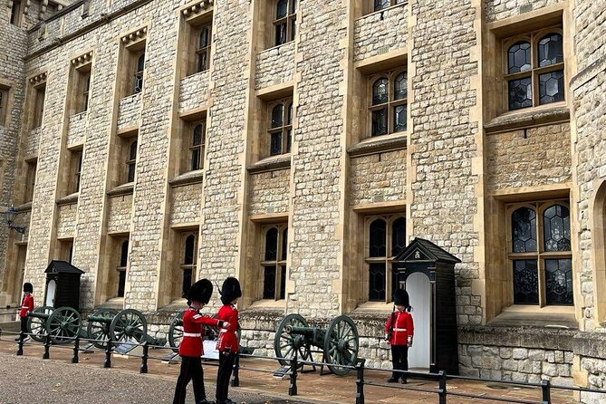 Tower of London Private Tour for Families and Friends - Crown Jewels time: what to look for