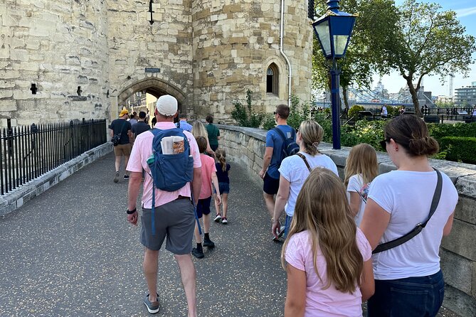 Tower of London Private Tour with Blue Badge Guide - Skip the Ticket Line, But Plan for Security and Crown Jewels Queues