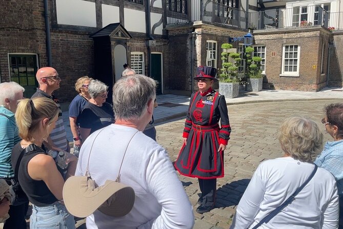 Tower of London: VIP After Hours Access & Ceremony of the Keys - Ceremony of the Keys, the lantern-lit ending and one important rule