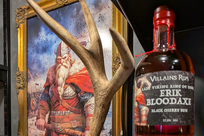 Villainous History and Rum Tasting Tour in York Indoor Experience - A dark, one-room tasting where York villains get the spotlight