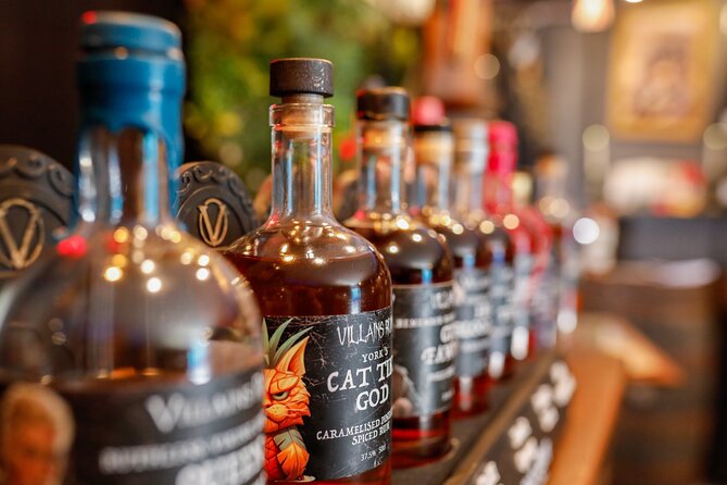 Villainous History and Rum Tasting Tour in York Indoor Experience - Small group format: ideal for pairs, friends, and quick fun