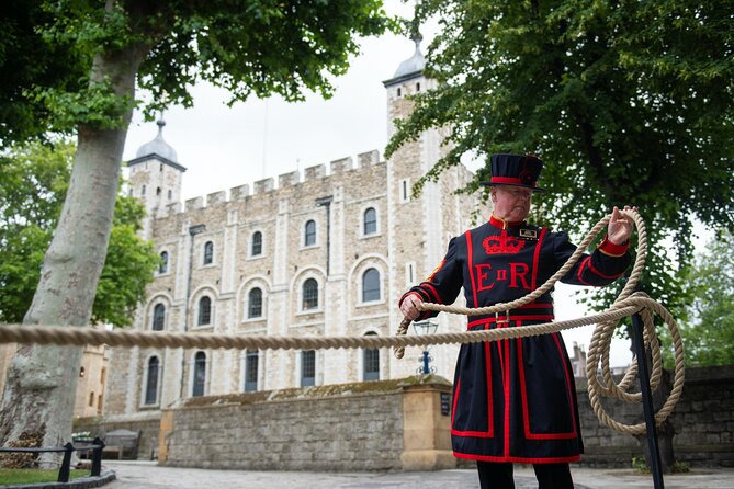 VIP Tower of London and Crown Jewels Tour with Private Beefeater Meet & Greet - Tower of London VIP morning: quick entry and the Beefeater moment