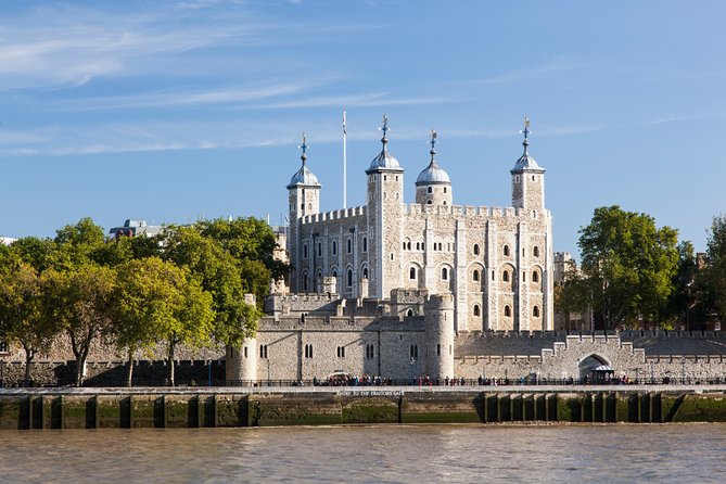 VIP Tower of London and Crown Jewels Tour with Private Beefeater Meet & Greet - Price and value: what you are paying for at $155-ish per person