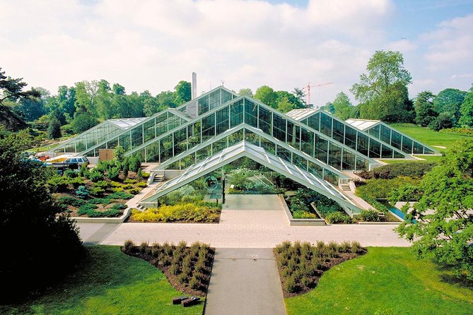 Visit Kew Gardens & 3 Hour Westminster Walking Tour - Buckingham Palace plus the Changing of the Guard viewing spot