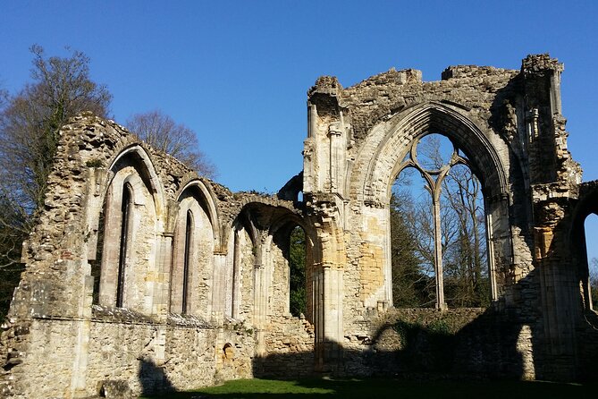 Visit Stonehenge and Salisbury from Southampton - Pickup, the van, and how the day stays organized