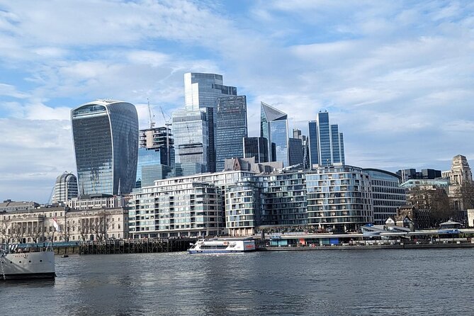 Walking Tour in London with Tower Bridge and St Pauls Cathedral - A Monument-to-St Paul’s walk that feels like London’s timeline