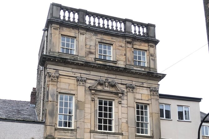 Walking tour of Lancaster - Execution Slavery Industry - Nine stops in three hours, from trials to the canal