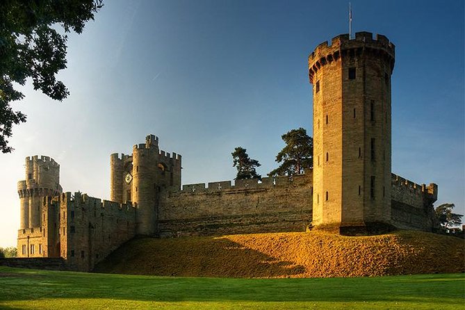 Warwick Castle Admission Ticket - Falconry and the birds of prey show, plus archery with the resident Bowman