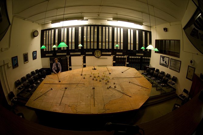 Westminster 3 Hour Walking Tour and Visit of Churchill War Rooms - Westminster Abbey: A 1000-Year Landmark in a Small Pocket