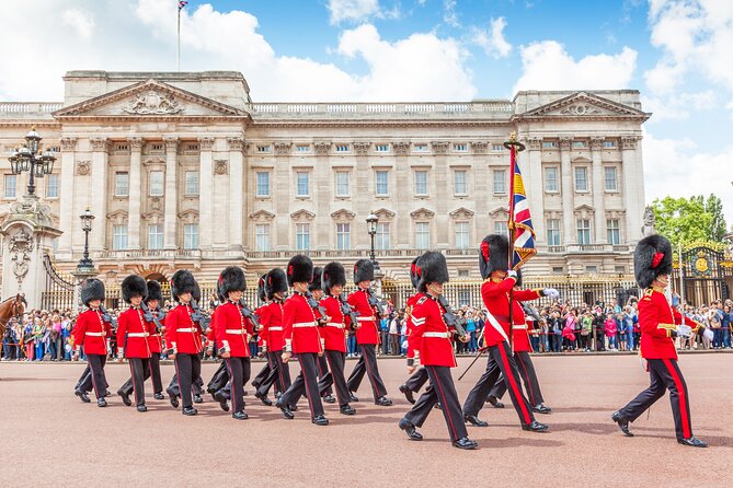 Westminster Abbey, Big Ben, Buckingham Guided Tour of London - St. James’s Palace and the chance to see pageantry