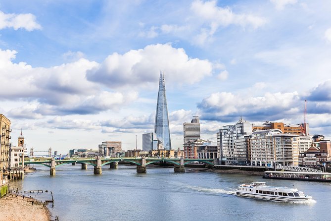 Westminster to Greenwich Sightseeing Thames Cruise in London - From Shakespeare’s Globe to the Tower of London: why the commentary matters