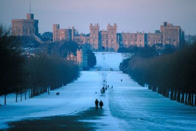 Windsor, Bath, Stonehenge and Salisbury Guided Tour on Boxing Day