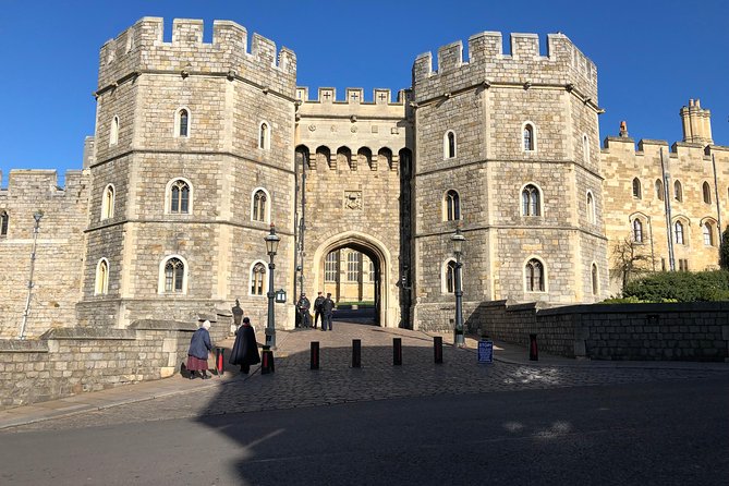 Windsor Castle and Eton College Private Car with Driver Guide - Driver-Guide Support: Stories, Security Help, and a Calm Plan