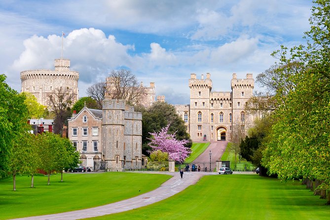 Windsor Castle, Stonehenge and Oxford Day Guided Tour from London - Price and Logistics: Where the Value Actually Comes From