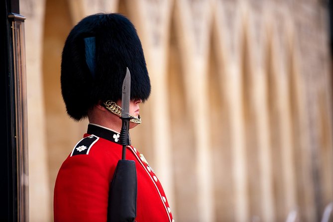 Windsor Castle, Stonehenge & Oxford Private Car Tour from London - Oxford on foot for 90 minutes, colleges and architecture without the stress