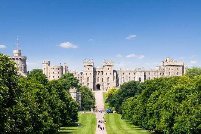 Windsor Castle Tour from London with Transportation & Audio Guide - London to Windsor by coach, without the stress