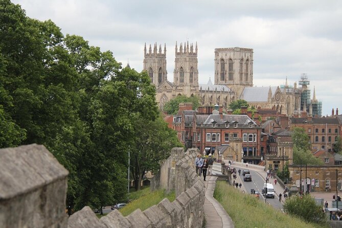 York Walls Private Walking Tour - From gates to ghost stories: Treasurer’s House, Barley Hall, and the Shambles