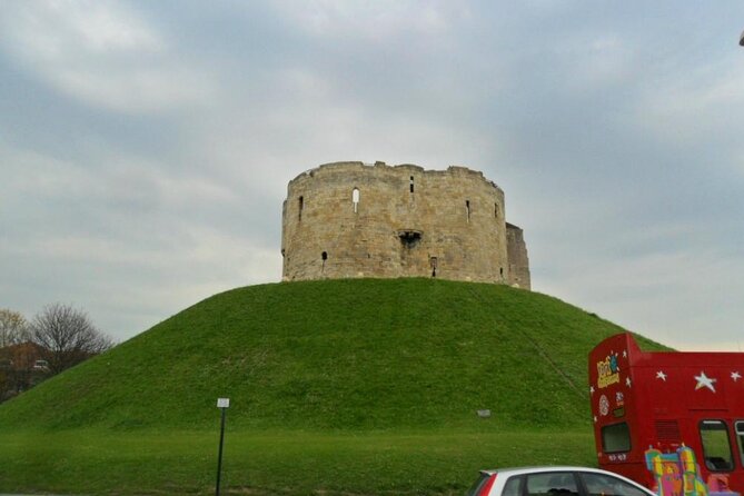York Walls Private Walking Tour - Comfort, weather, and the reality of walking on the walls