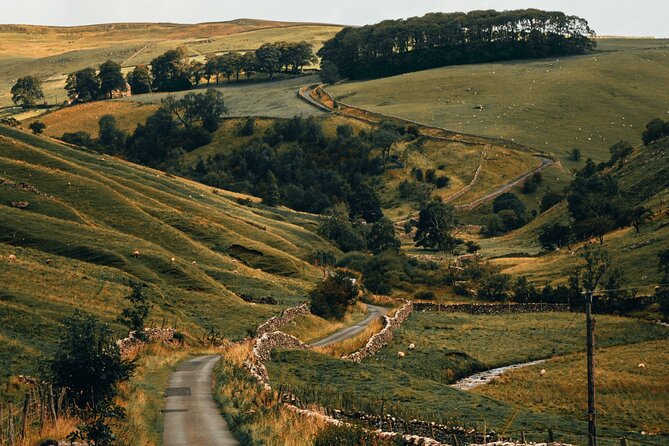 Yorkshire Dales Tour App, Hidden Gems Game and Big Britain Quiz (7 Day Pass) UK - Driving vs walking: choose the style that fits your day
