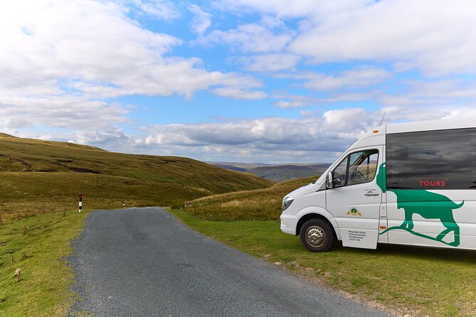 Yorkshire Dales Tour from York - Bolton Castle stop: the best option is to check your date